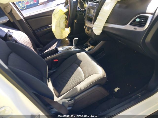 3C4PDCAB3JT235890 Dodge JOURNEY SE