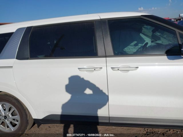 KNDNB4H32P6198061 KIA Carnival Lx