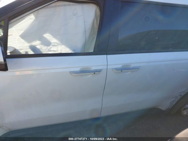 KNDNB4H32P6198061 KIA Carnival Lx