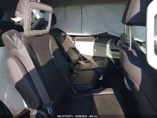 KNDNB4H32P6198061 KIA Carnival Lx