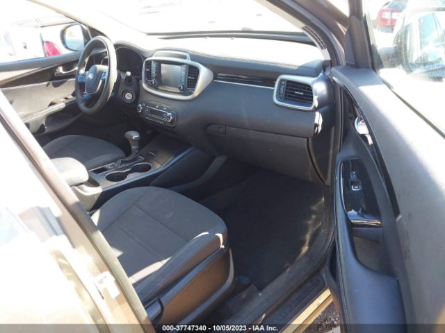 5XYPGDA56KG462717 KIA Sorento Lx V6