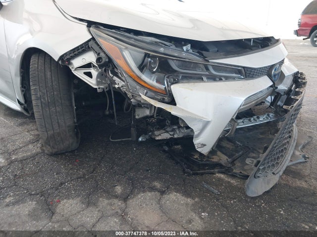 Toyota Corolla Hybrid Le 2022 JTDEAMDE2NJ052389 Image 6