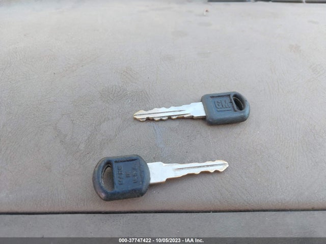 1998 CHEVROLET C/K 1500 VIN: 1GCEK14R6WE189649