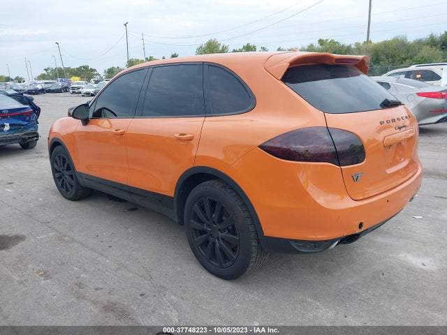 2011 PORSCHE CAYENNE WP1AA2A23BLA07036 Photo 2