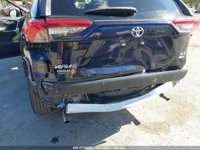 2021 TOYOTA RAV4 XLE VIN: JTMP1RFV0MD072754