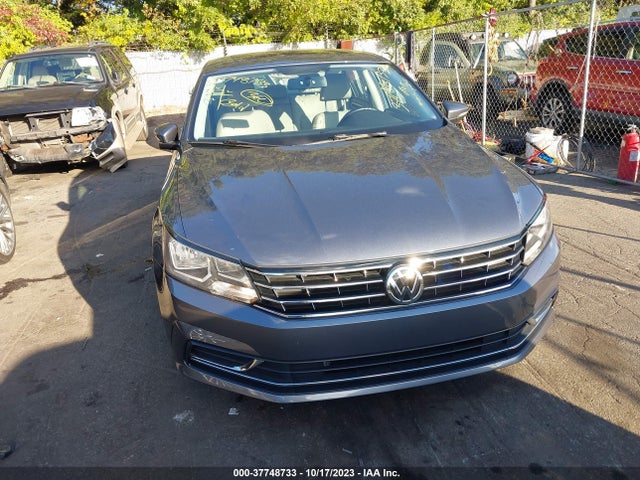1VWBA7A36JC047960 Volkswagen Passat 2.0t Se