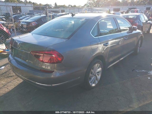 1VWBA7A36JC047960 Volkswagen Passat 2.0t Se