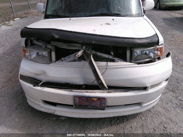2005 SCION XB VIN: JTLKT324150175564