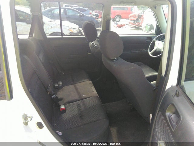 2005 SCION XB VIN: JTLKT324150175564