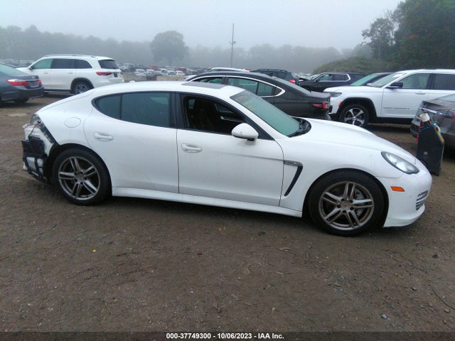 2011 PORSCHE PANAMERA VIN: WP0AA2A79BL018152