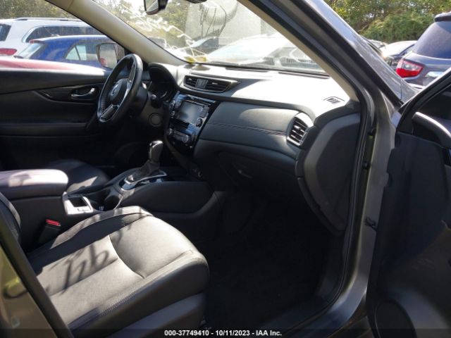 JN8AT2MV8JW352792 Nissan Rogue Sl