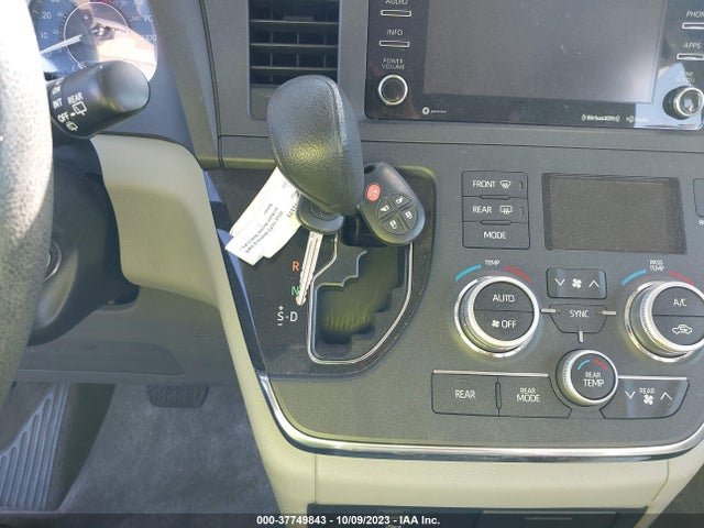 Toyota SIENNA LE 2018 5TDKZ3DC9JS922592 Image 11