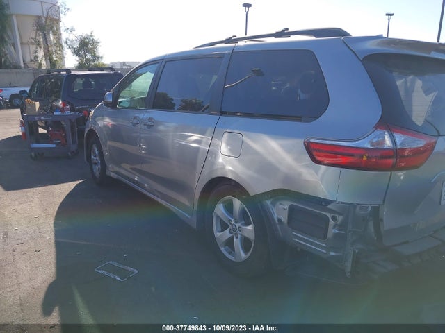 2018 TOYOTA SIENNA LE VIN: 5TDKZ3DC9JS922592