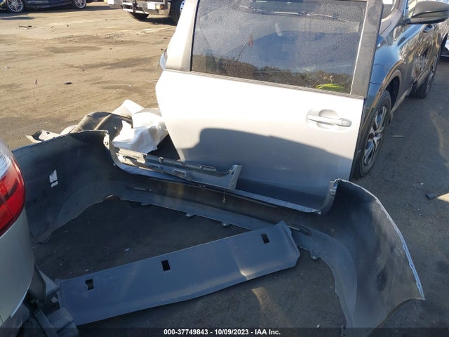 Toyota SIENNA LE 2018 5TDKZ3DC9JS922592 Image 12