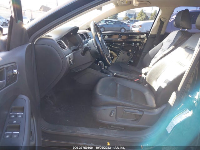 3VWD17AJ3EM432257 Volkswagen Jetta Sedan Se