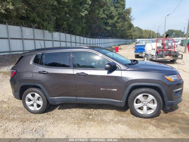 3C4NJCBB6KT851700 Jeep Compass Latitude