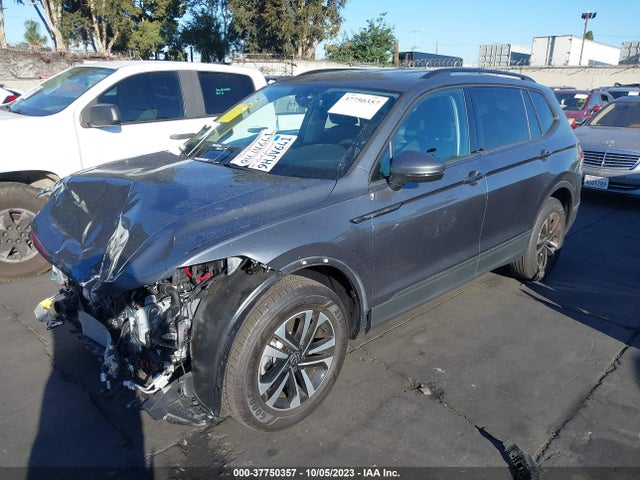 3VVRB7AX8PM109823 Volkswagen TIGUAN S