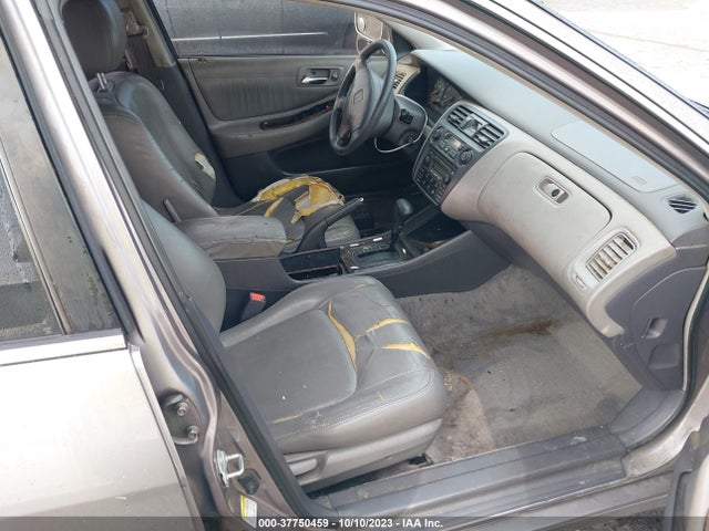 2000 HONDA ACCORD SDN EX W/LEATHER VIN: 1HGCG1658YA032915