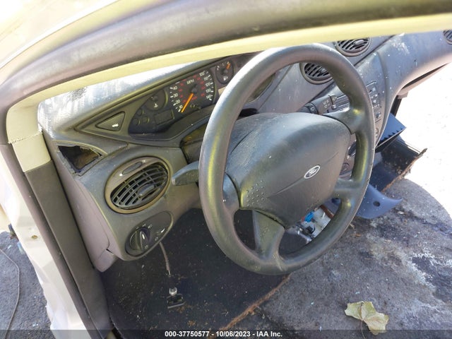 2001 FORD FOCUS SE STREET EDITION/SE VIN: 1FAFP34P71W136886