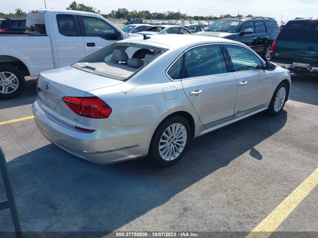 1VWBS7A33GC047520 Volkswagen Passat 1.8t Se