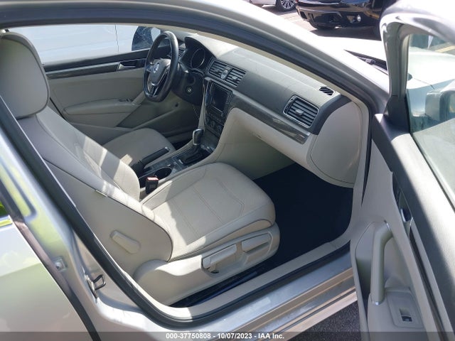 1VWBS7A33GC047520 Volkswagen Passat 1.8t Se