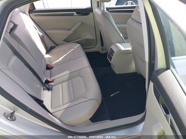 1VWBS7A33GC047520 Volkswagen Passat 1.8t Se