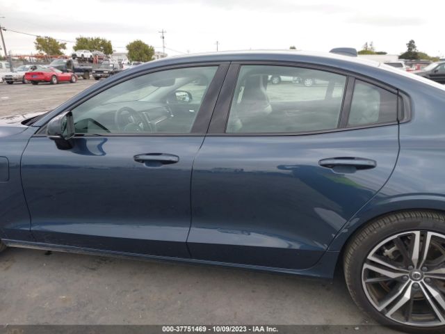 7JRBR0FZ2MG123933 Volvo S60 R-design Expression