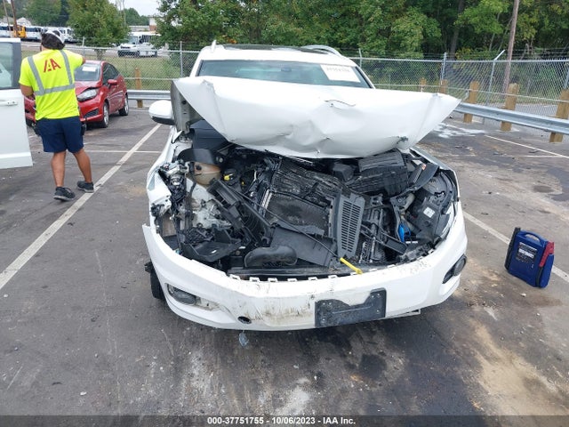 WVGAV3AX6EW551651 Volkswagen Tiguan R-line