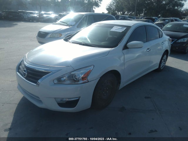 Nissan Altima 2.5 S 2014 1N4AL3AP0EN366615 Image 2