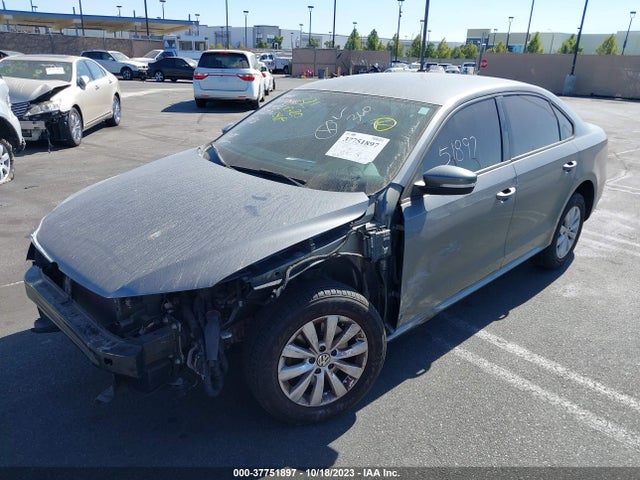 1VWAT7A39FC012455 Volkswagen Passat 1.8t Wolfsburg Ed