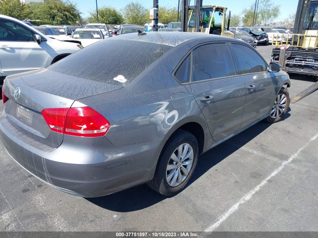 1VWAT7A39FC012455 Volkswagen Passat 1.8t Wolfsburg Ed