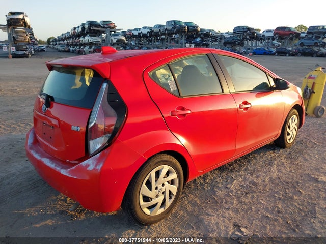 Toyota Prius C One/two/three/four 2015 JTDKDTB3XF1088046 Image 4