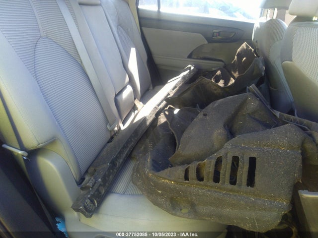 Toyota Highlander L 2022 5TDCZRBH9NS212684 Image 8