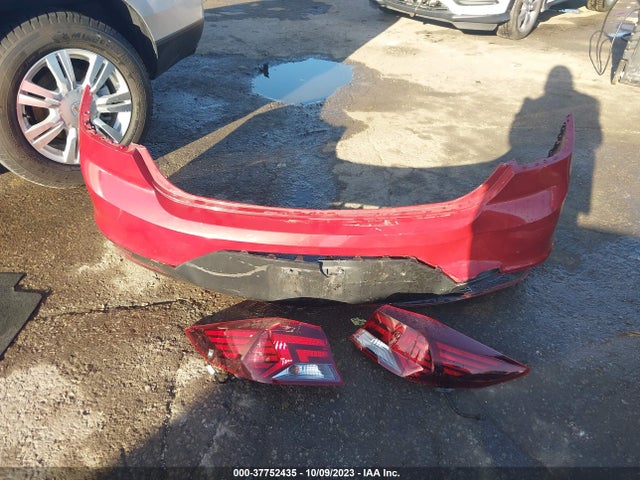2019 HYUNDAI ELANTRA SEL VIN: 5NPD84LF3KH425574