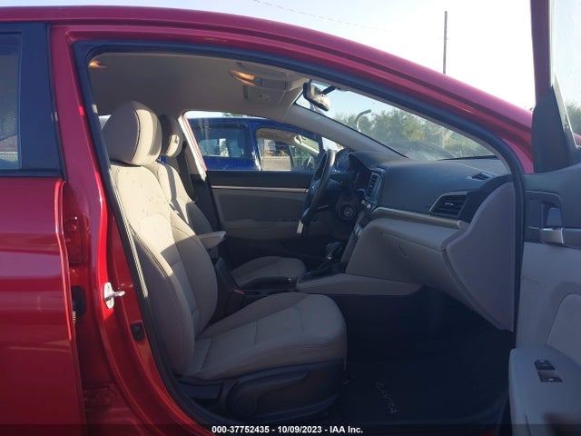 2019 HYUNDAI ELANTRA SEL VIN: 5NPD84LF3KH425574