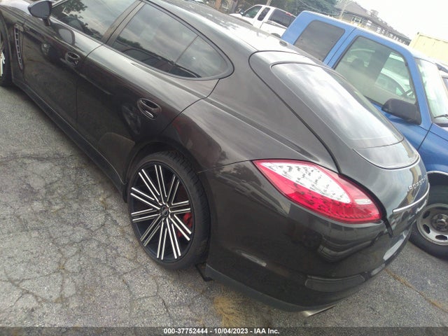 2011 PORSCHE PANAMERA WP0AA2A72BL010491 Photo 2