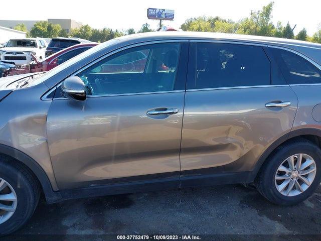 2016 KIA SORENTO 2.4L L VIN: 5XYPG4A37GG098104