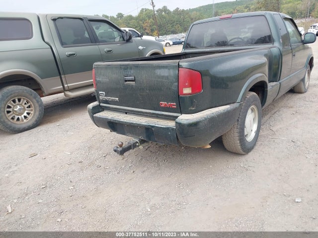 2002 GMC SONOMA SLS VIN: 1GTCS19W928202246