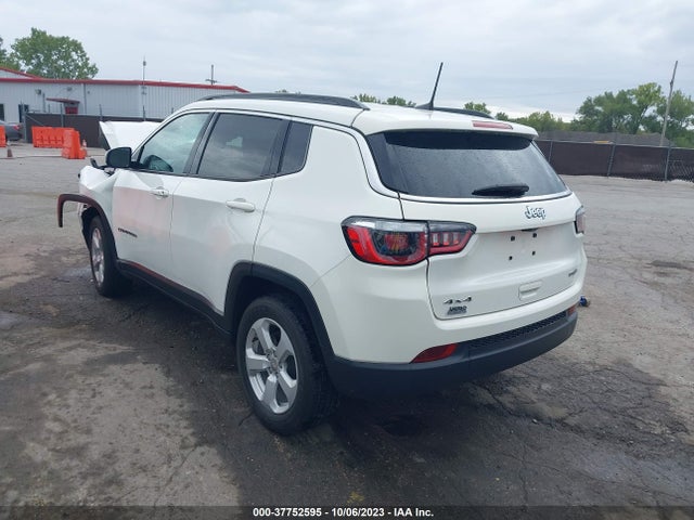 Jeep Compass Latitude 4x4 2019 3C4NJDBB3KT846587 Image 3