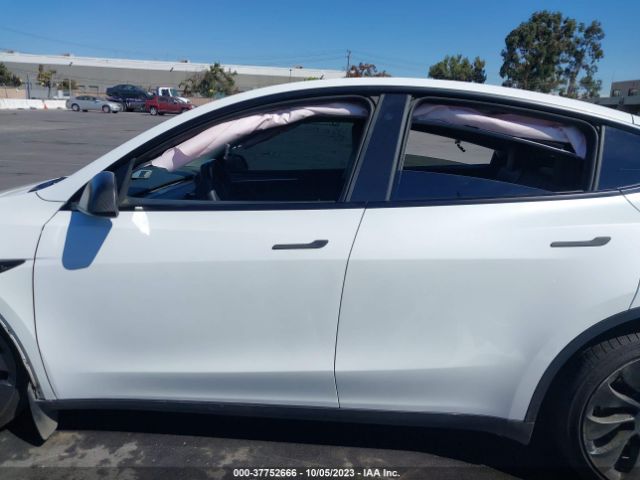 7SAYGDEF9NF524438 Tesla Model Y Performance Dual Motor All-wheel Drive