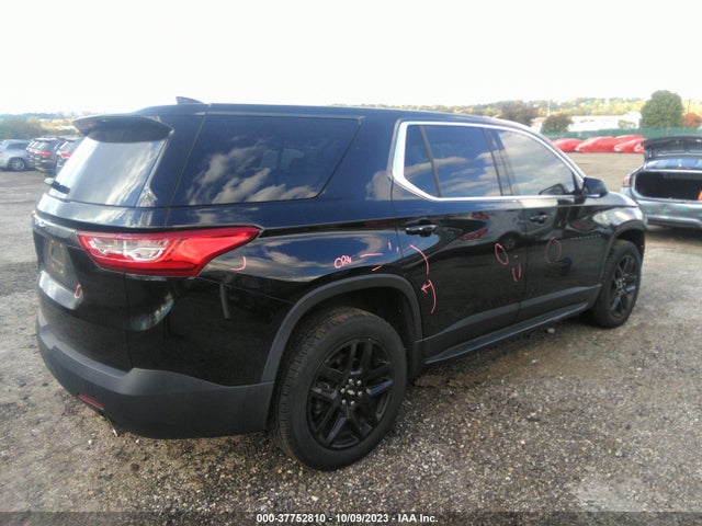 Chevrolet Traverse Ls 2018 1GNERFKW8JJ257281 Image 4
