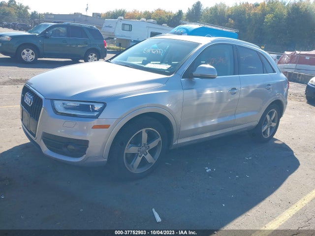 WA1GFCFS8FR009521 Audi Q3 2.0t Prestige