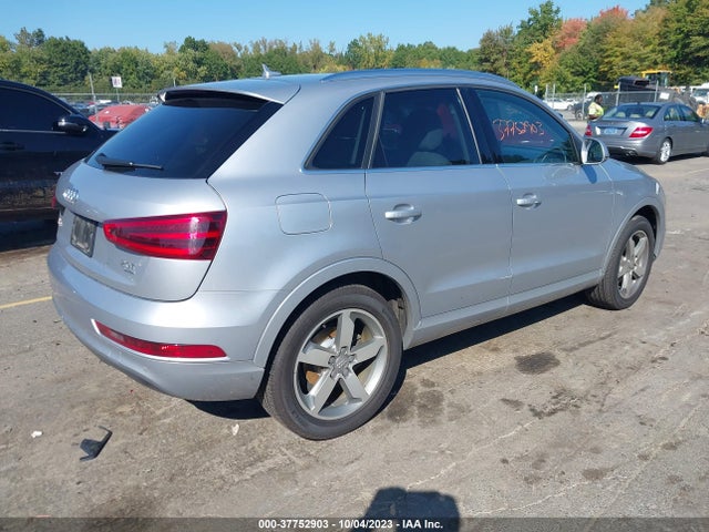 WA1GFCFS8FR009521 Audi Q3 2.0t Prestige