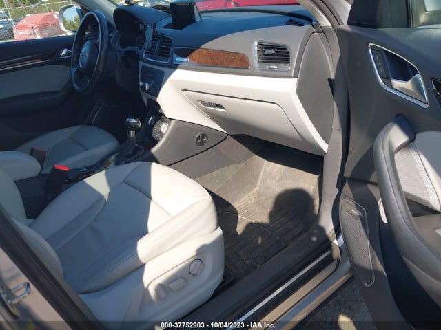 WA1GFCFS8FR009521 Audi Q3 2.0t Prestige