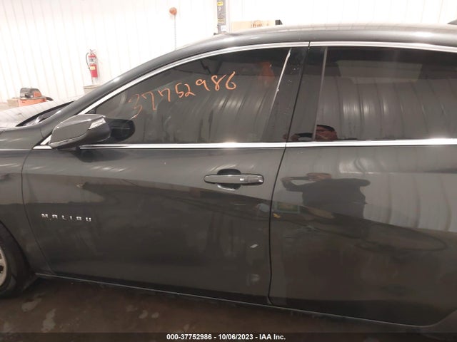 Chevrolet MALIBU LT 2018 1G1ZD5STXJF187819 Image 14