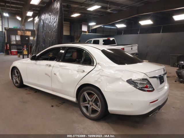 WDDZF4KB4HA057065 Mercedes-Benz E 300 4matic