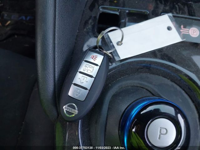 1N4AZ1CV8NC557998 Nissan LEAF SV