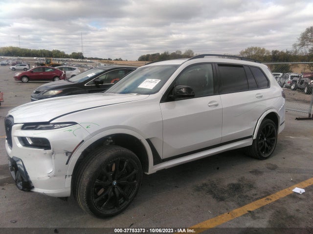 BMW X7 M60i 2024 аукцион фото