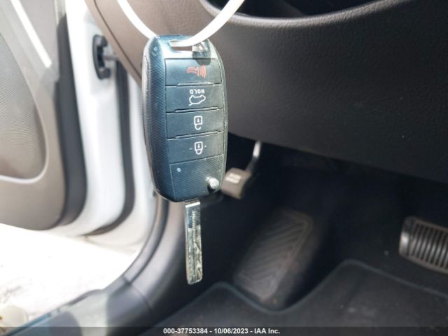 5XYKT3A64EG426828 KIA SORENTO LX
