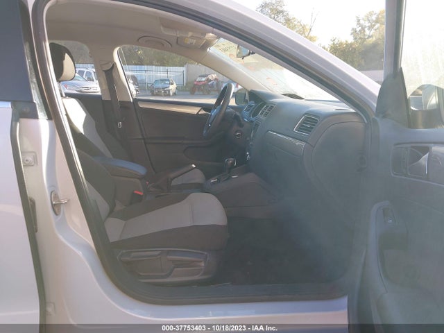 3VW2B7AJ8HM363655 Volkswagen Jetta 1.4t S